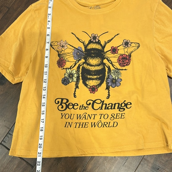 Bold Yellow Graphic Tee Bee Change World Mantra NWT - Picture 9 of 11